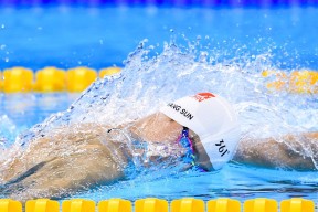 kaiyun网站-专业体能训练：球队如何提升整体战斗力？，球员体能训练