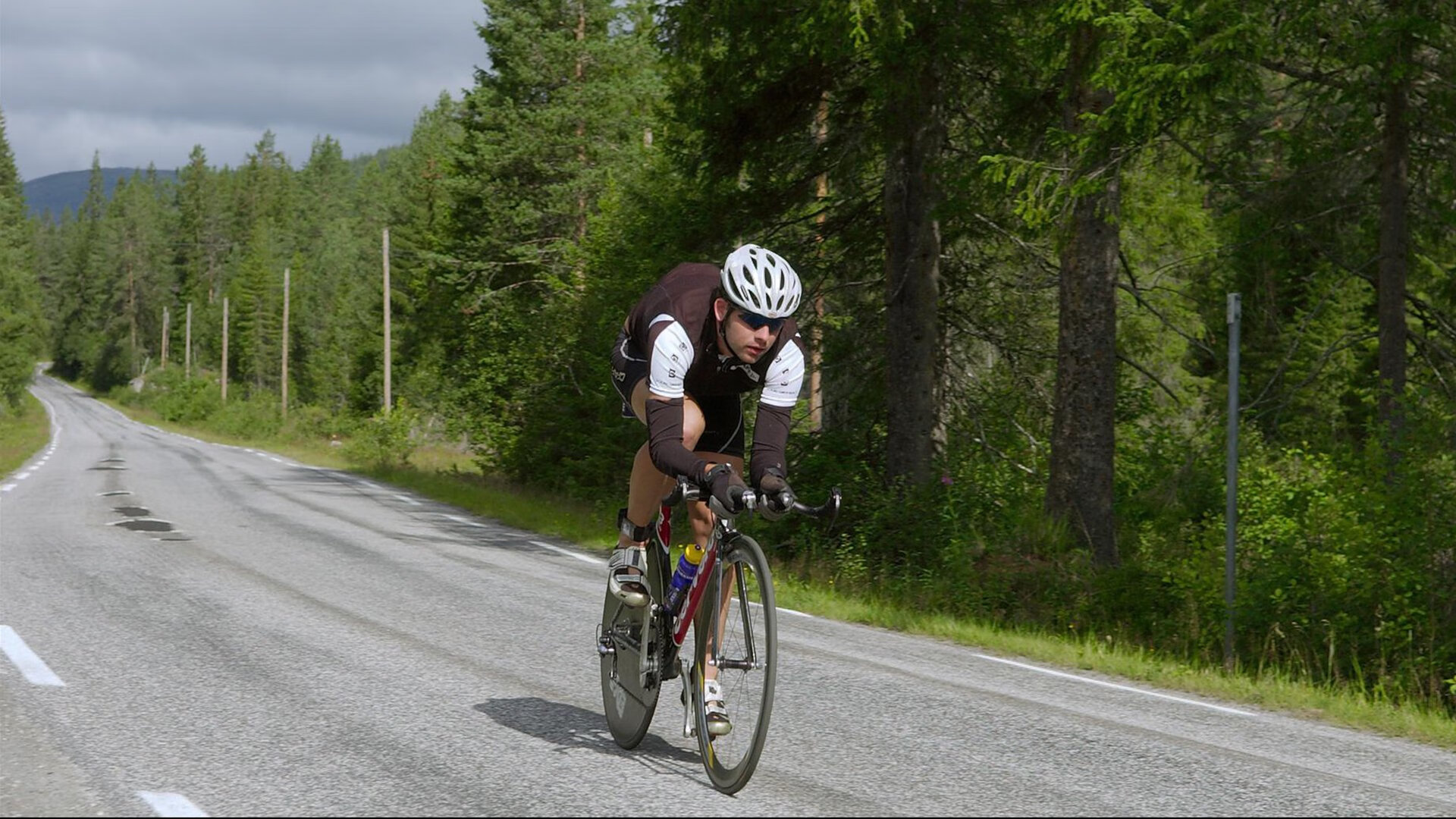 “泥泞与火花:越野赛段的极限考验”,泥泞越野游戏