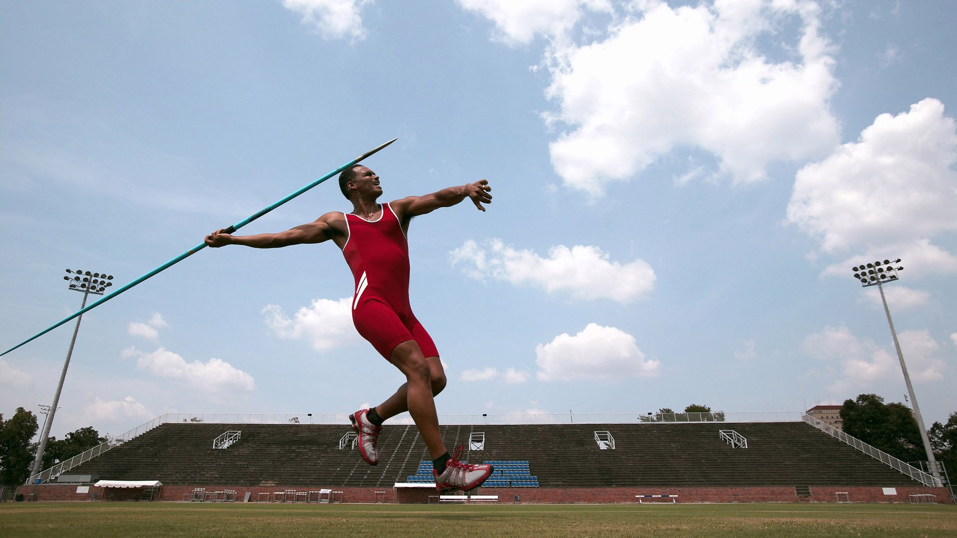 专业体能训练:球队如何提升整体战斗力?,球员体能训练