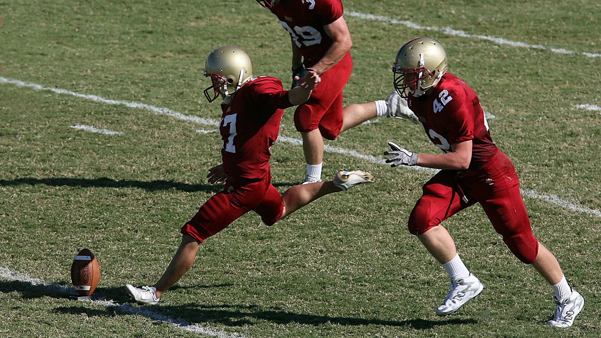 校园足球未形成阶段性成长体系，校园足球现阶段问题